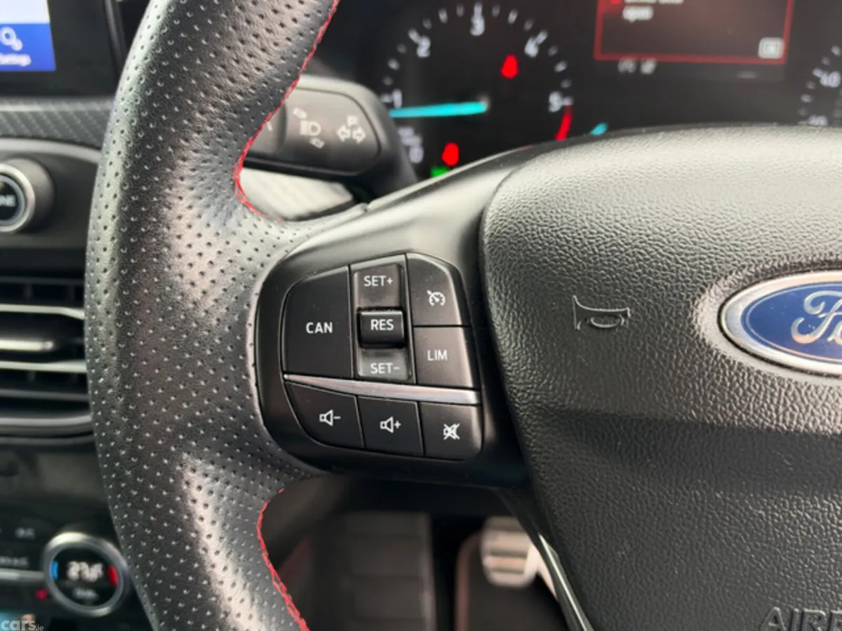 Ford Focus Hatchback, Diesel, 2020, White