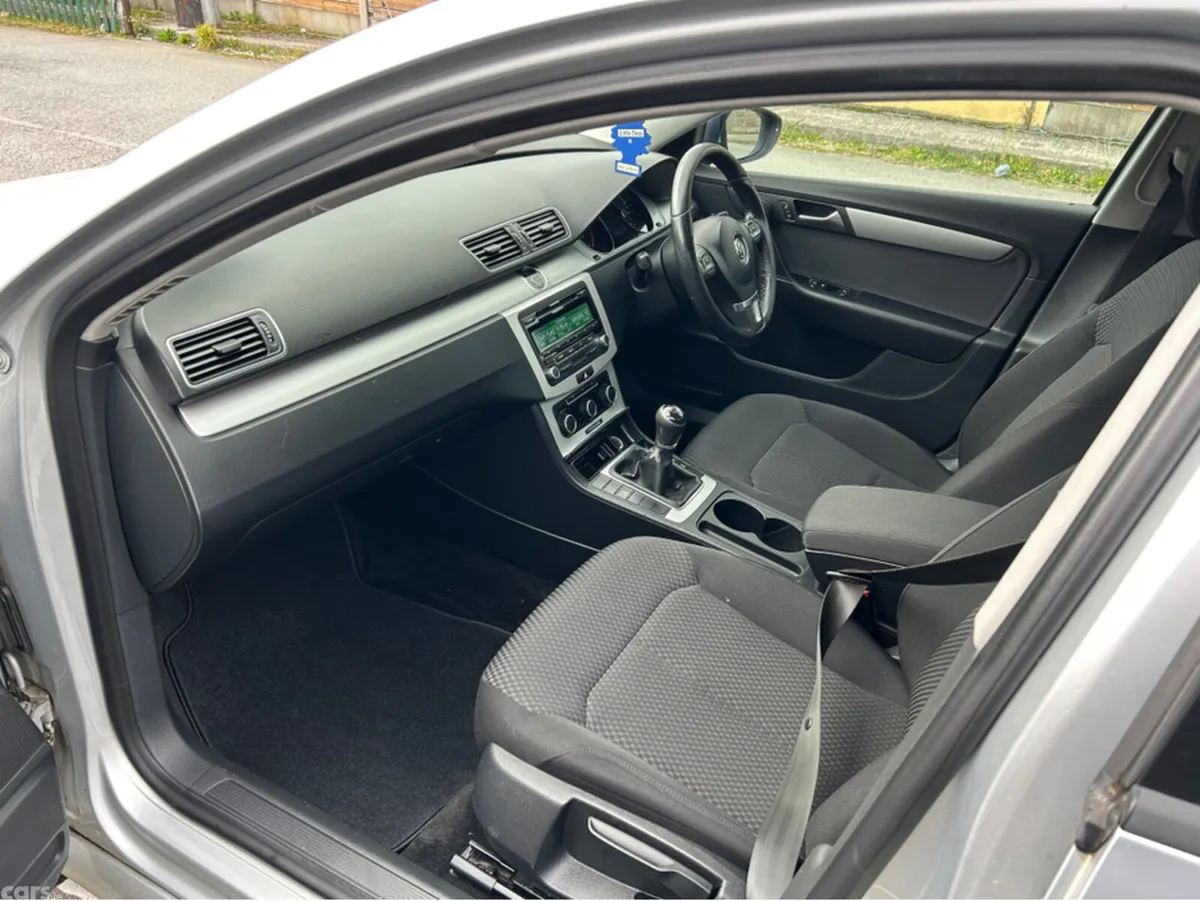 Volkswagen Passat Saloon, Diesel, 2014, Silver