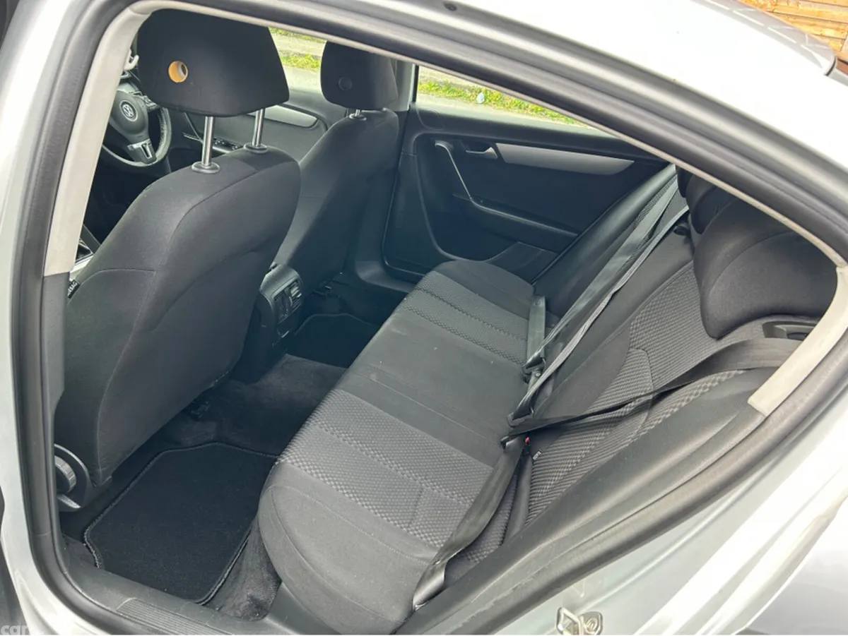 Volkswagen Passat Saloon, Diesel, 2014, Silver