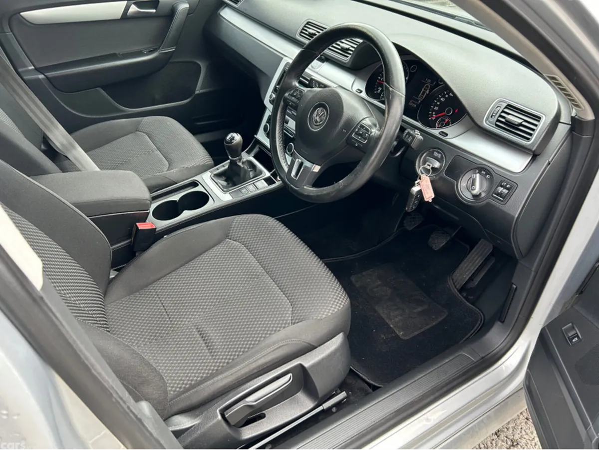 Volkswagen Passat Saloon, Diesel, 2014, Silver