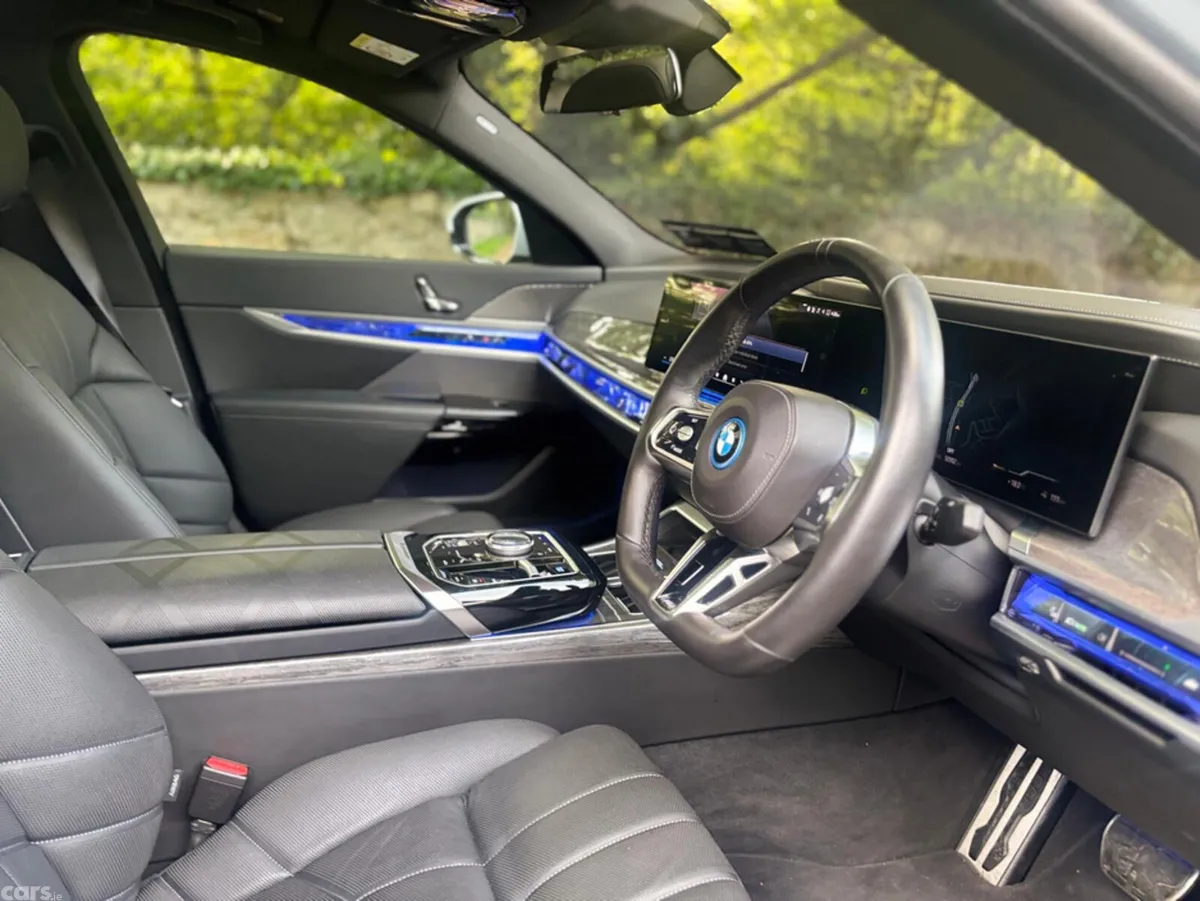 BMW i7 Saloon, Electric, 2024, Grey