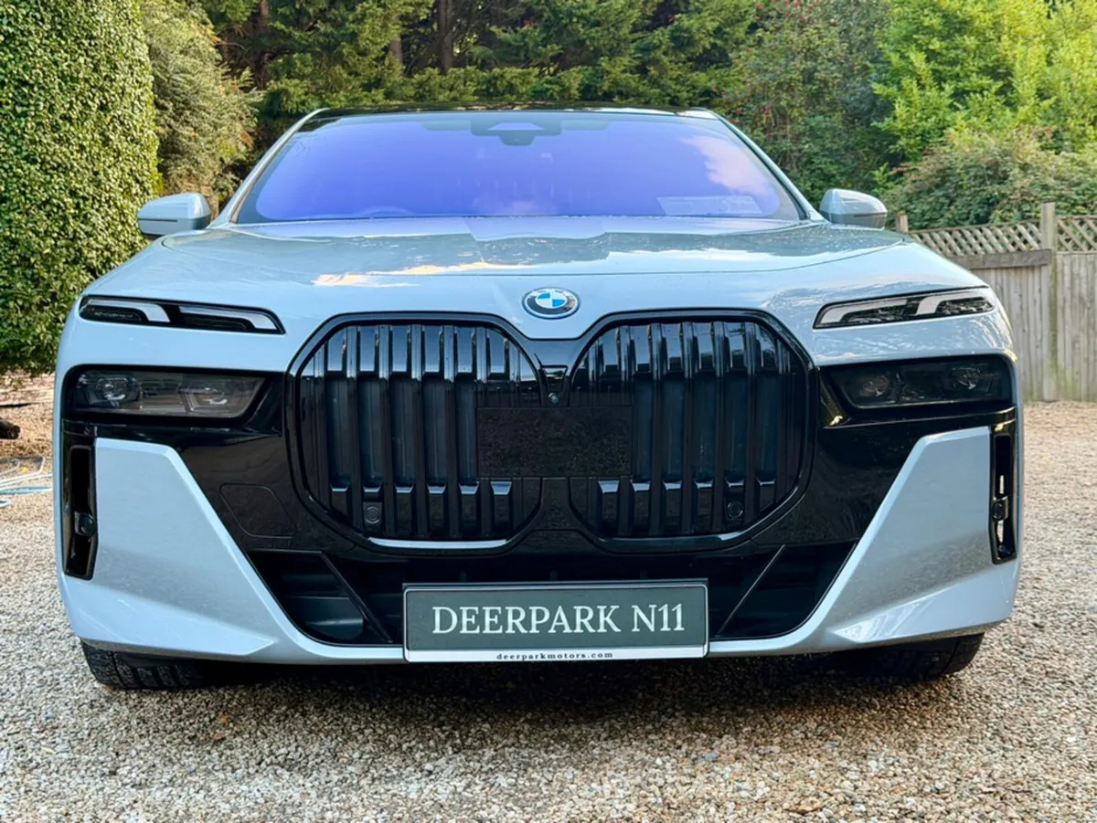 BMW i7 Saloon, Electric, 2024, Grey