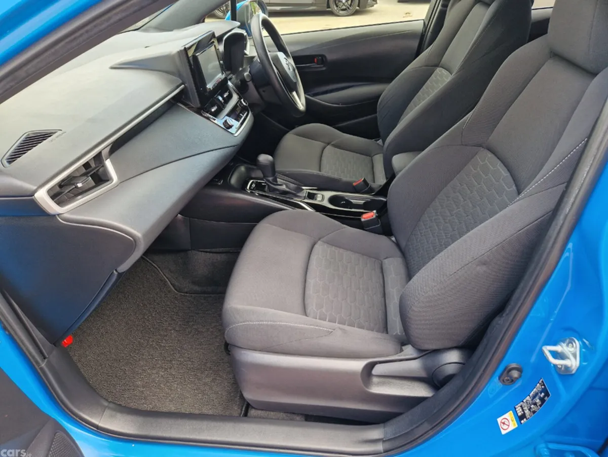 Toyota Corolla Hatchback, Petrol Hybrid, 2018, Blue