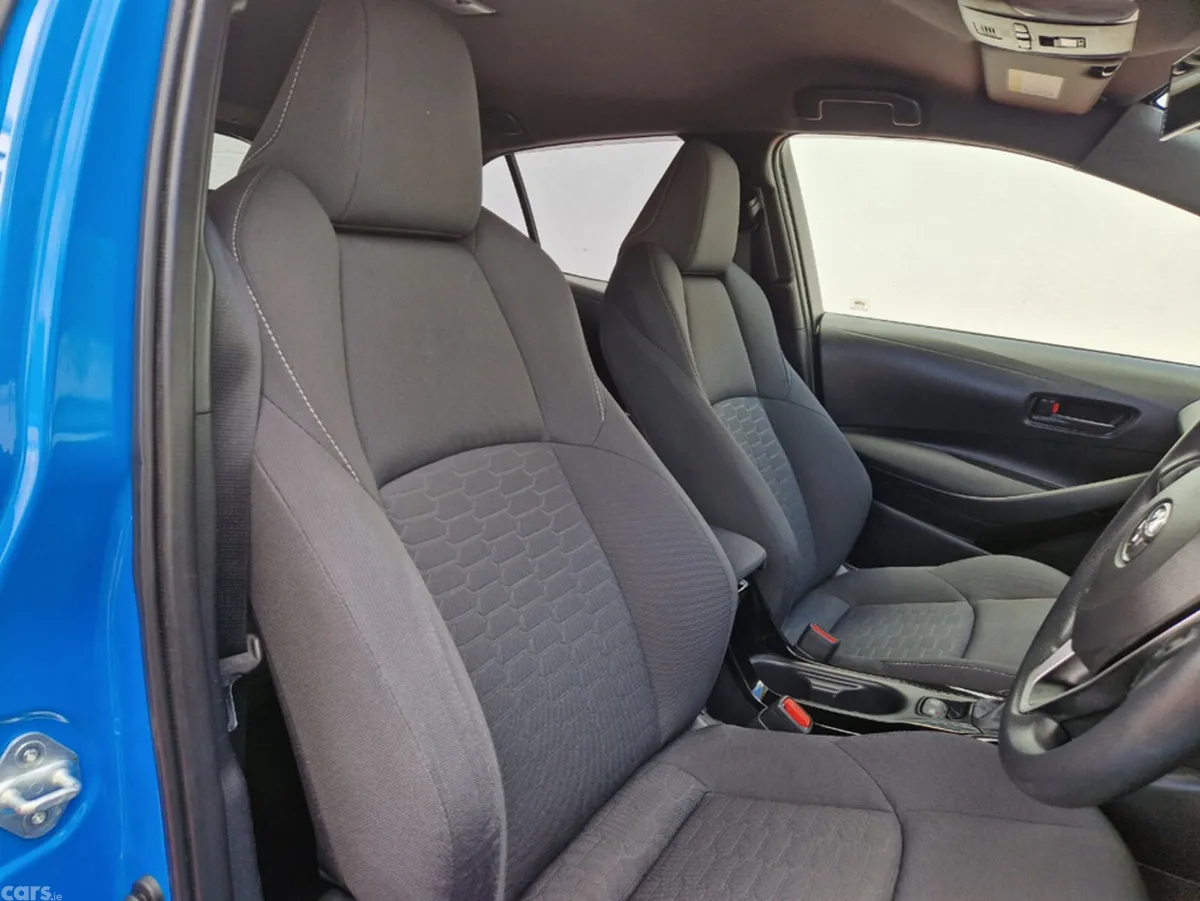 Toyota Corolla Hatchback, Petrol Hybrid, 2018, Blue