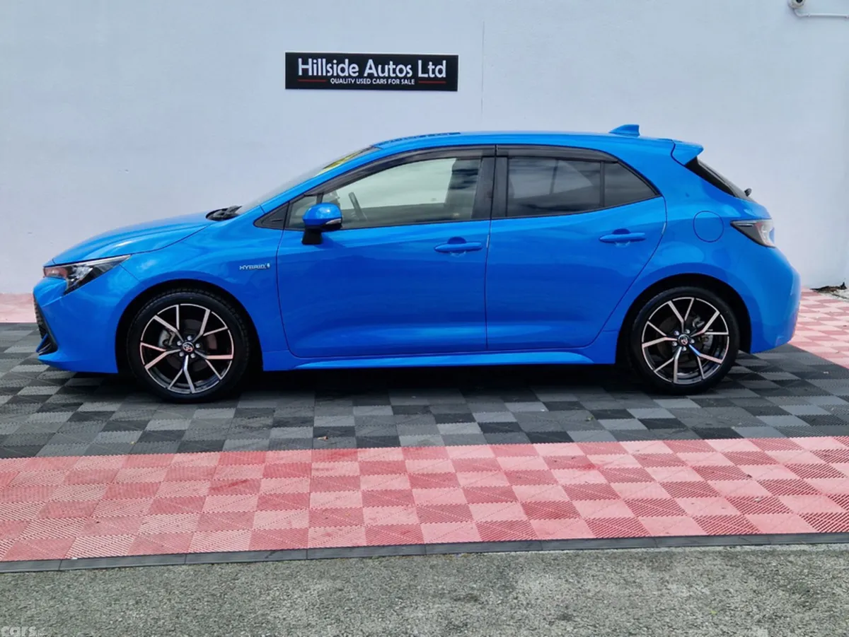 Toyota Corolla Hatchback, Petrol Hybrid, 2018, Blue