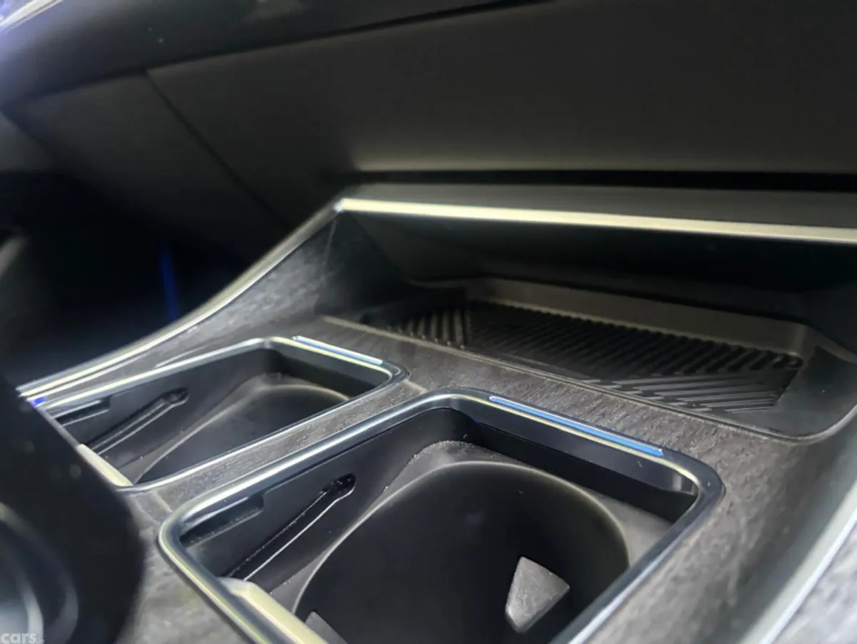 BMW i7 Saloon, Electric, 2024, Grey