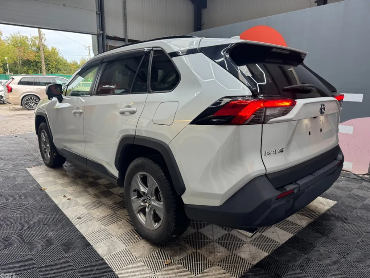 Toyota RAV4 SUV, Petrol Hybrid, 2023, White