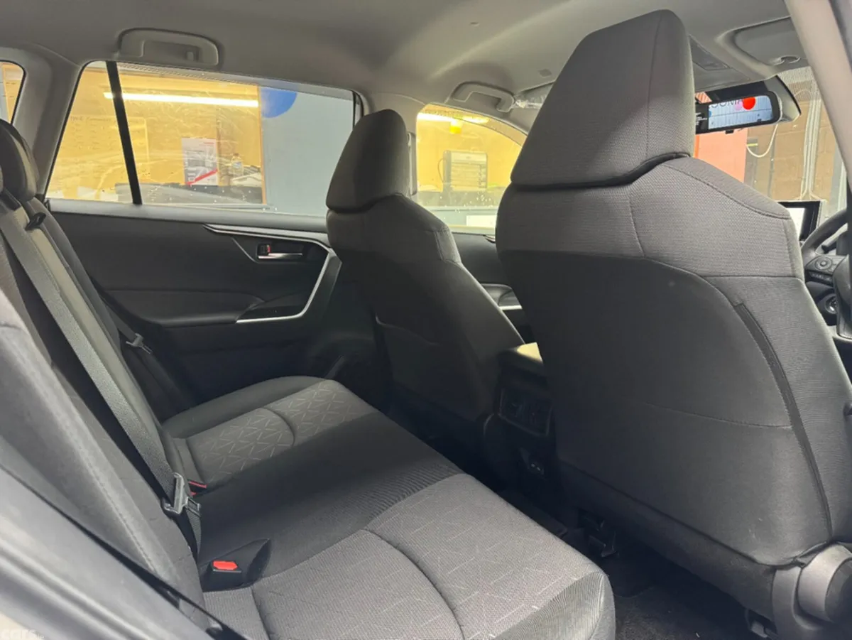 Toyota RAV4 SUV, Petrol Hybrid, 2023, White