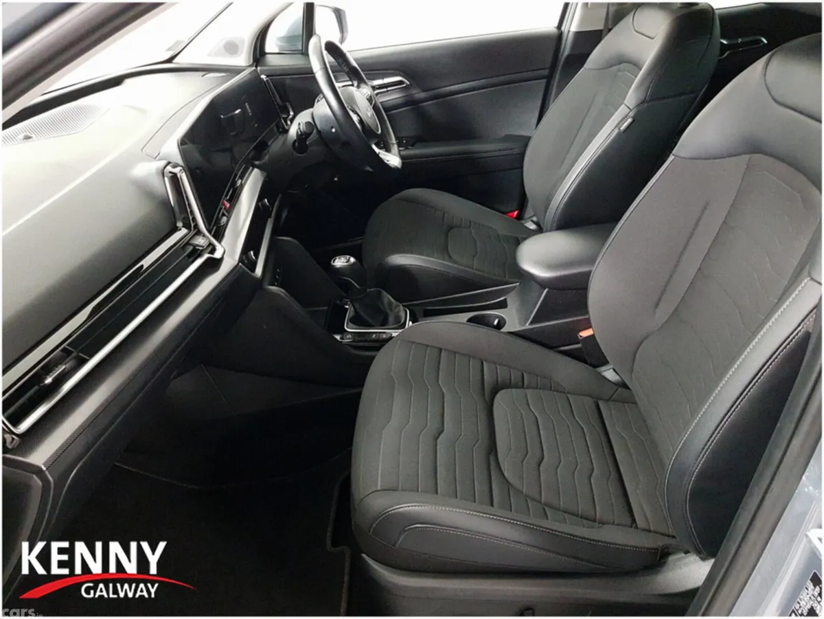Kia Sportage MPV, Diesel, 2023, Grey