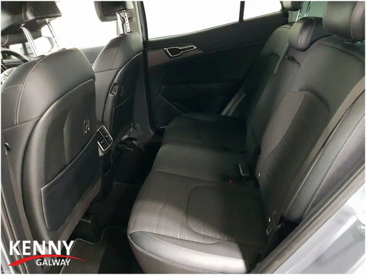 Kia Sportage MPV, Diesel, 2023, Grey
