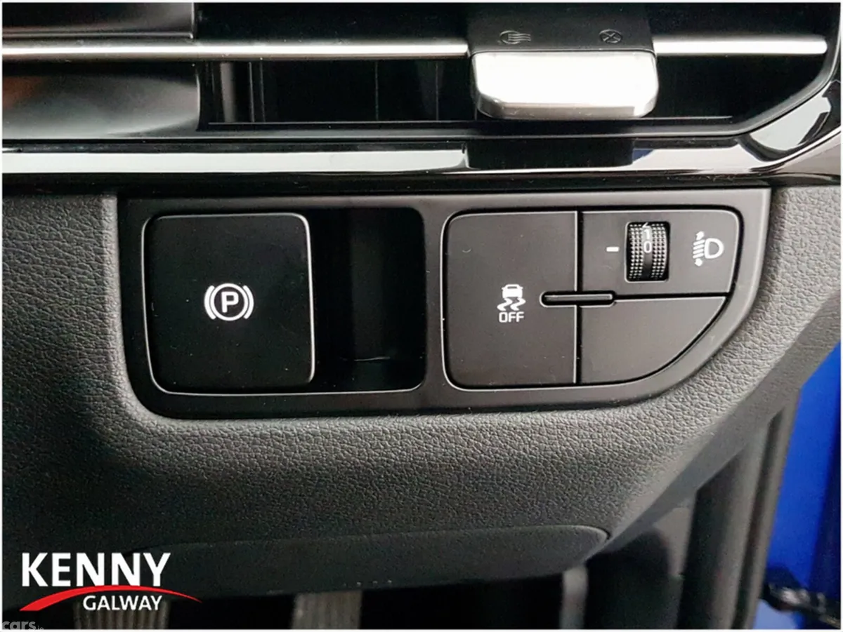 Kia Sportage MPV, Diesel Hybrid, 2026, Blue