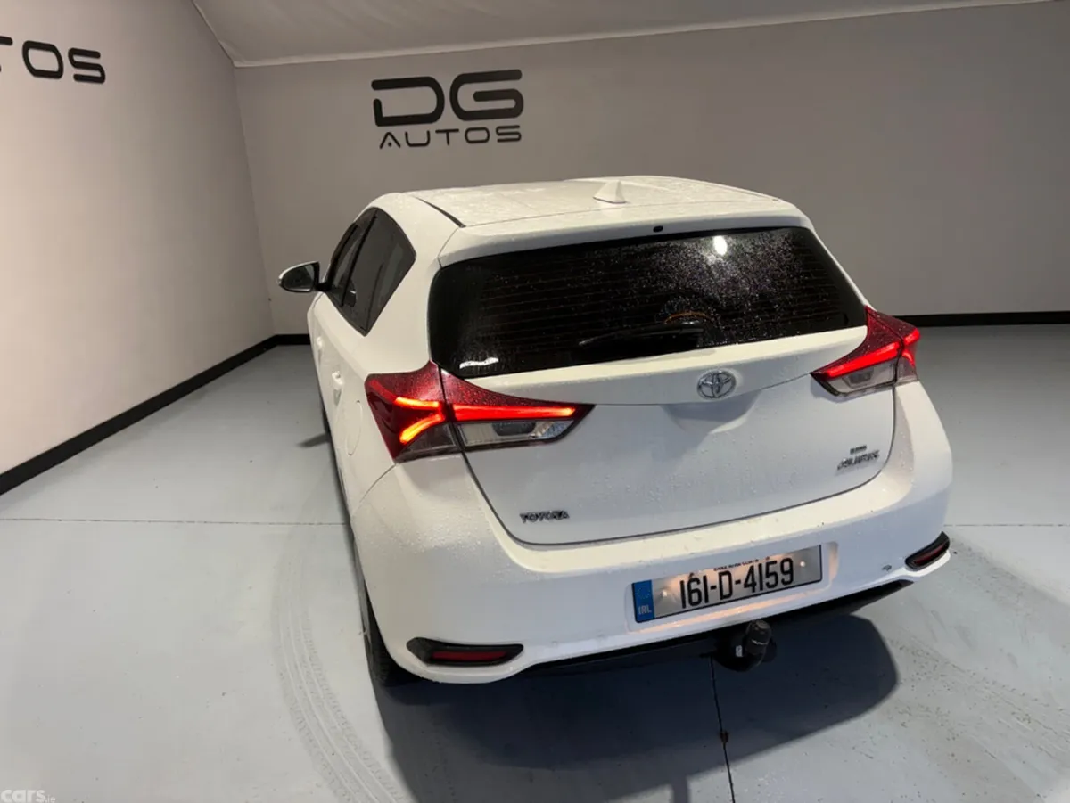 Toyota Auris Van, Diesel, 2016, White