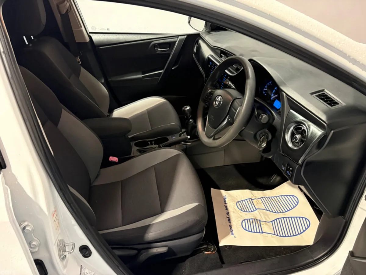 Toyota Auris Van, Diesel, 2016, White
