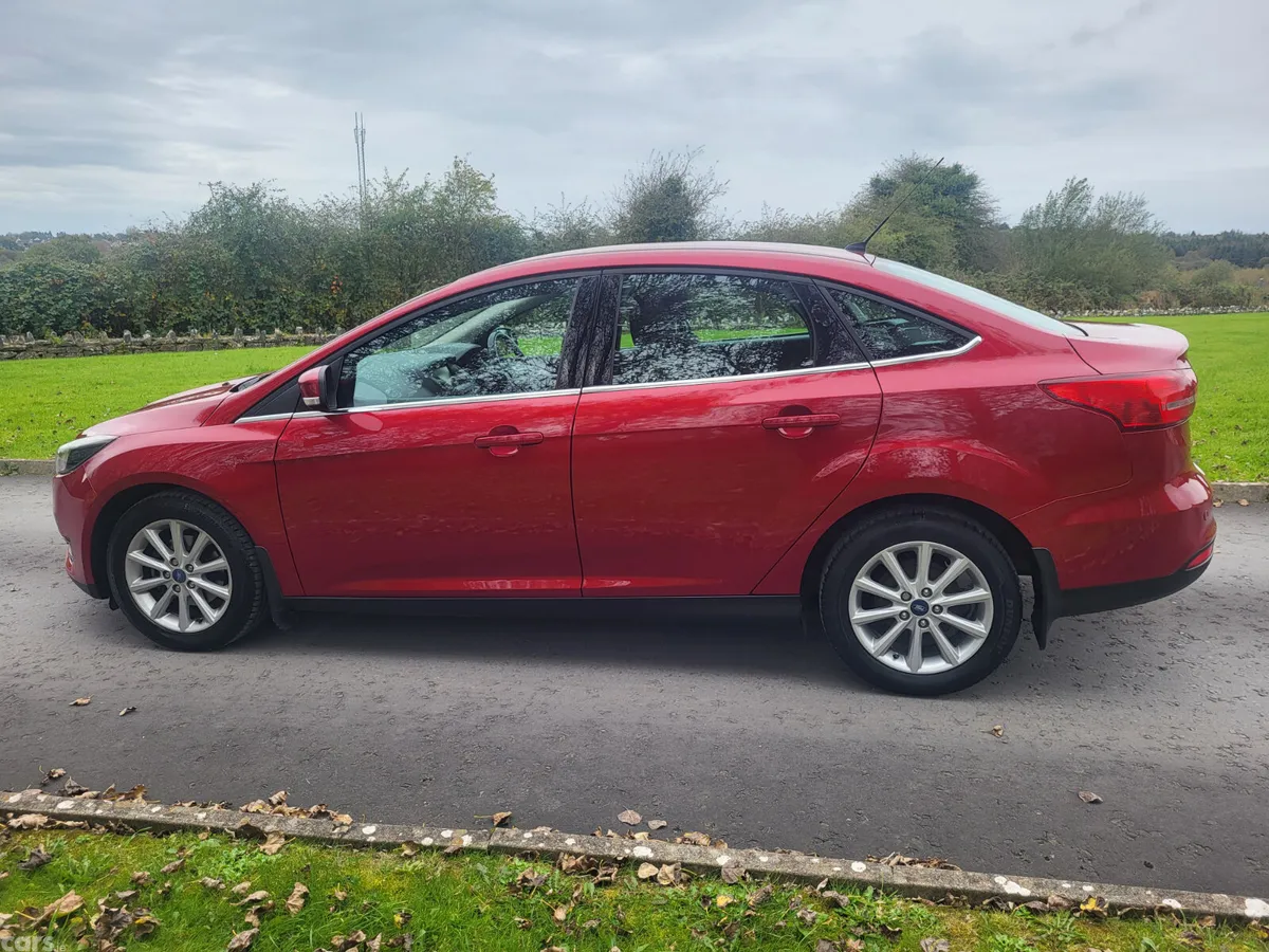 Ford Focus Saloon, Diesel, 2016, Red
