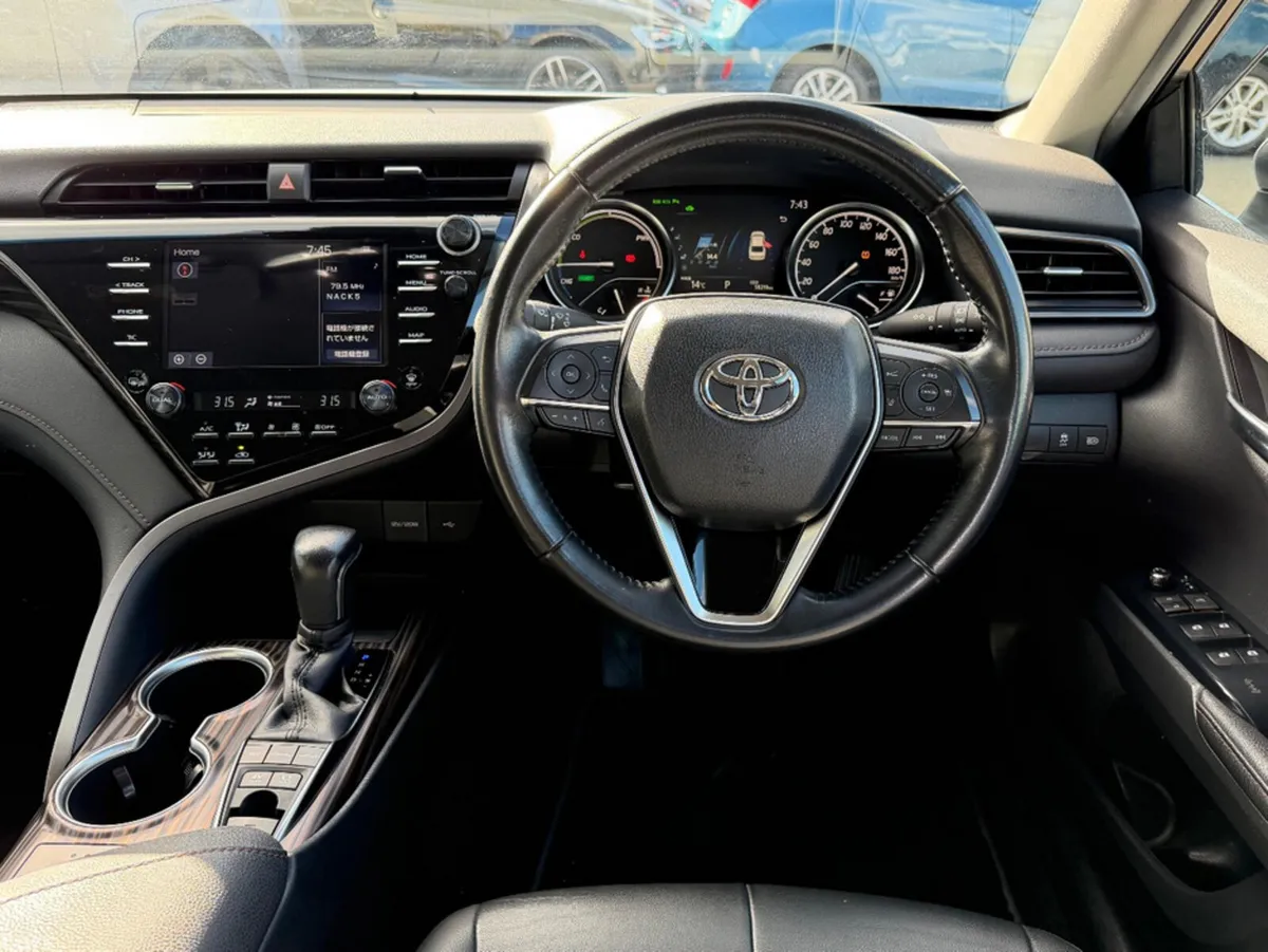 Toyota Camry Saloon, Petrol Hybrid, 2020, Silver