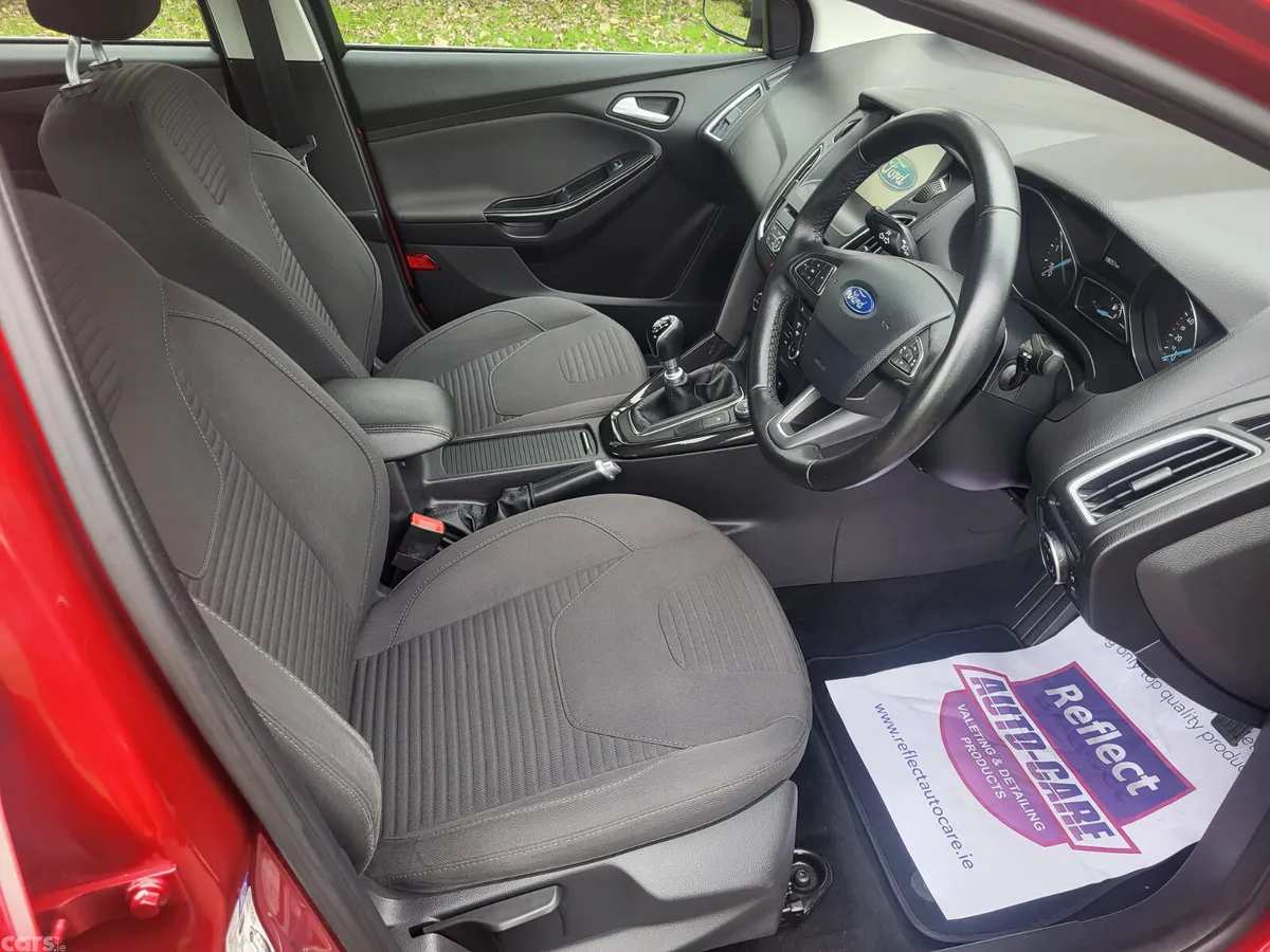 Ford Focus Saloon, Diesel, 2016, Red