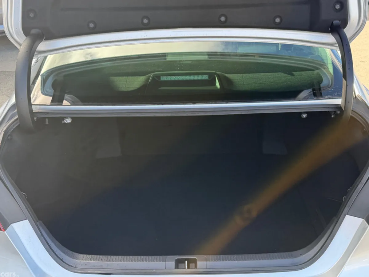 Toyota Camry Saloon, Petrol Hybrid, 2020, Silver