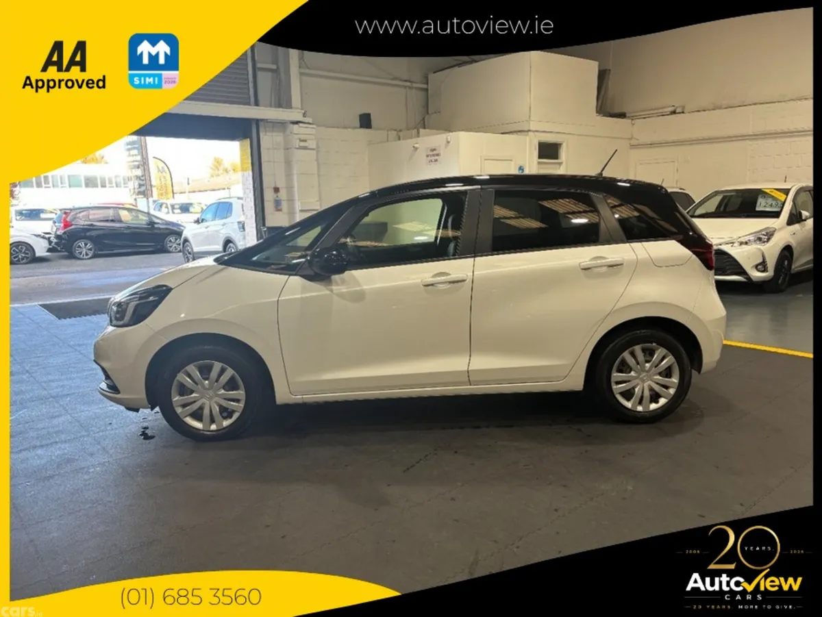 Honda Fit Hatchback, Petrol, 2023, White