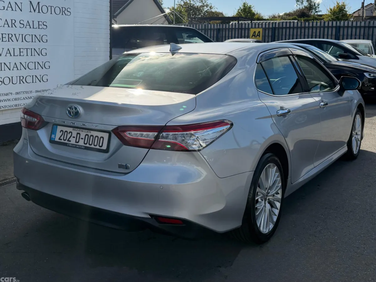 Toyota Camry Saloon, Petrol Hybrid, 2020, Silver