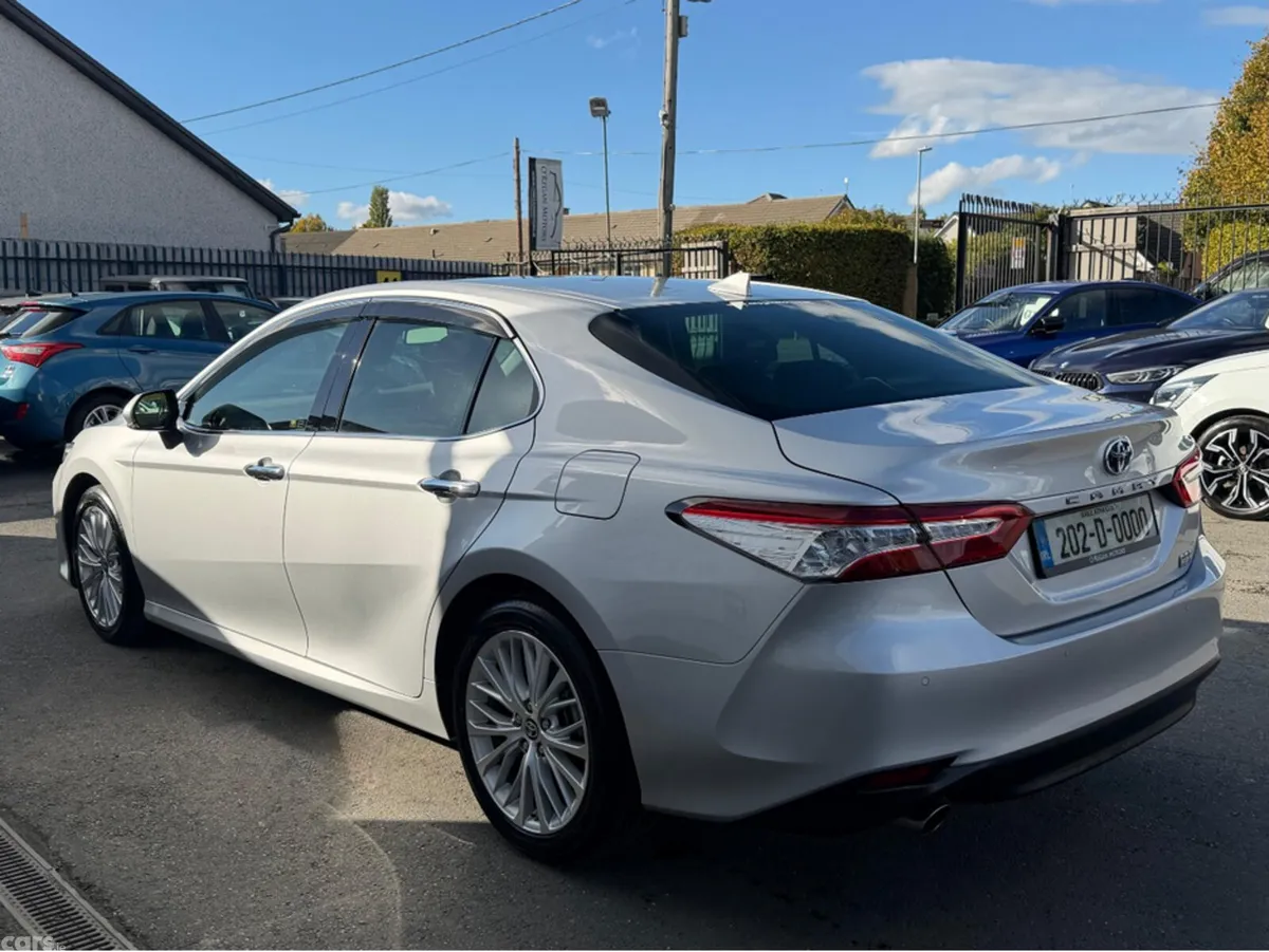Toyota Camry Saloon, Petrol Hybrid, 2020, Silver