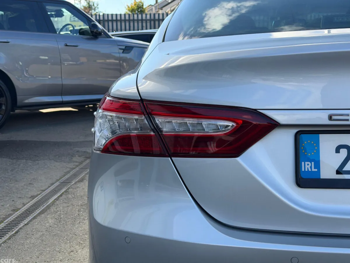 Toyota Camry Saloon, Petrol Hybrid, 2020, Silver