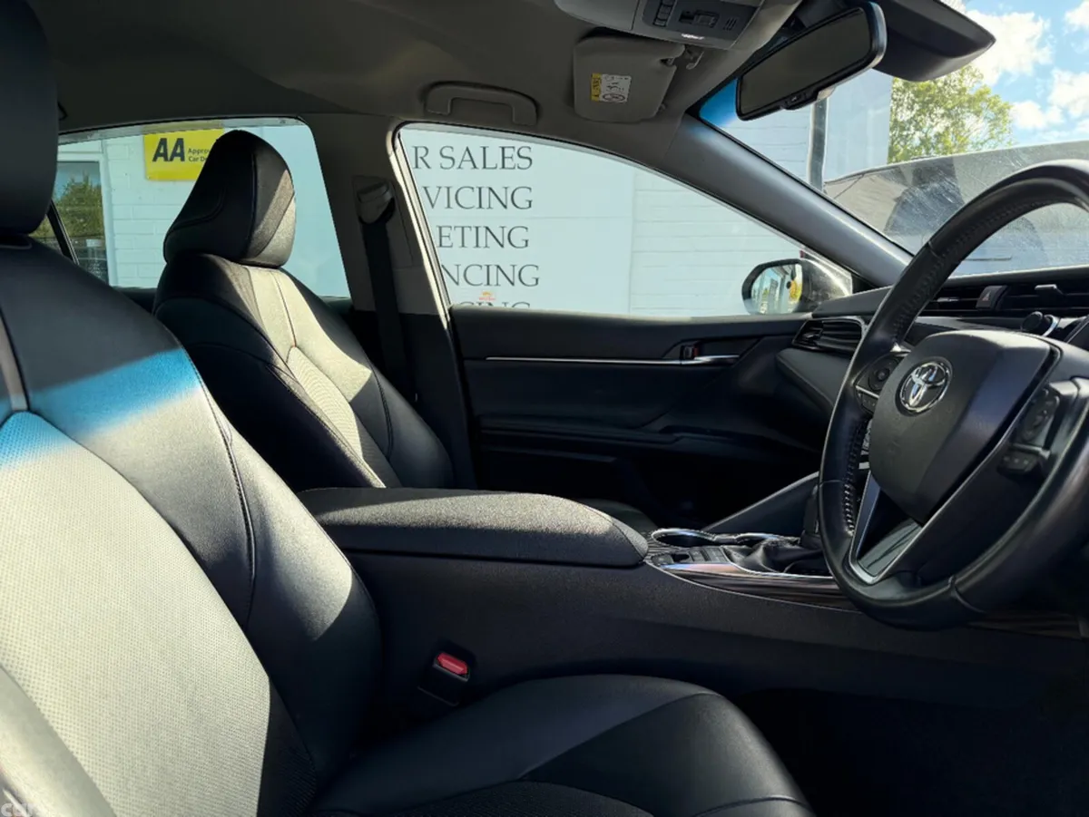 Toyota Camry Saloon, Petrol Hybrid, 2020, Silver
