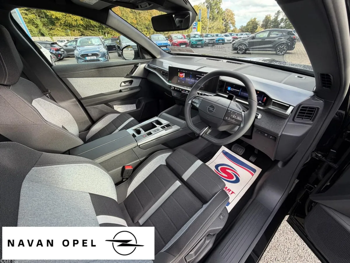 Opel Grandland SUV, Petrol Hybrid, 2027, Black