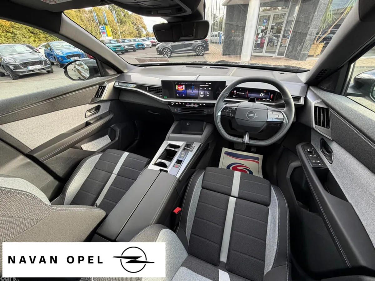 Opel Grandland SUV, Petrol Hybrid, 2027, Black