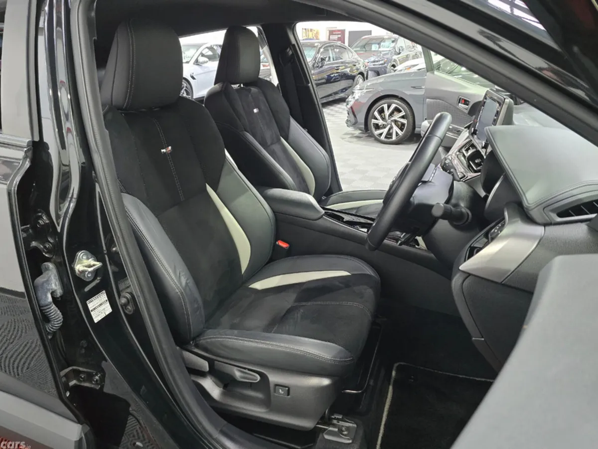 Toyota C-HR SUV, Petrol Hybrid, 2021, Black