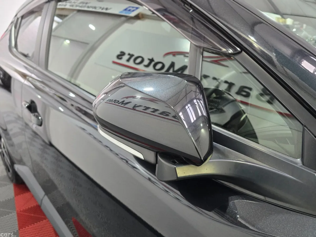 Toyota C-HR SUV, Petrol Hybrid, 2021, Black