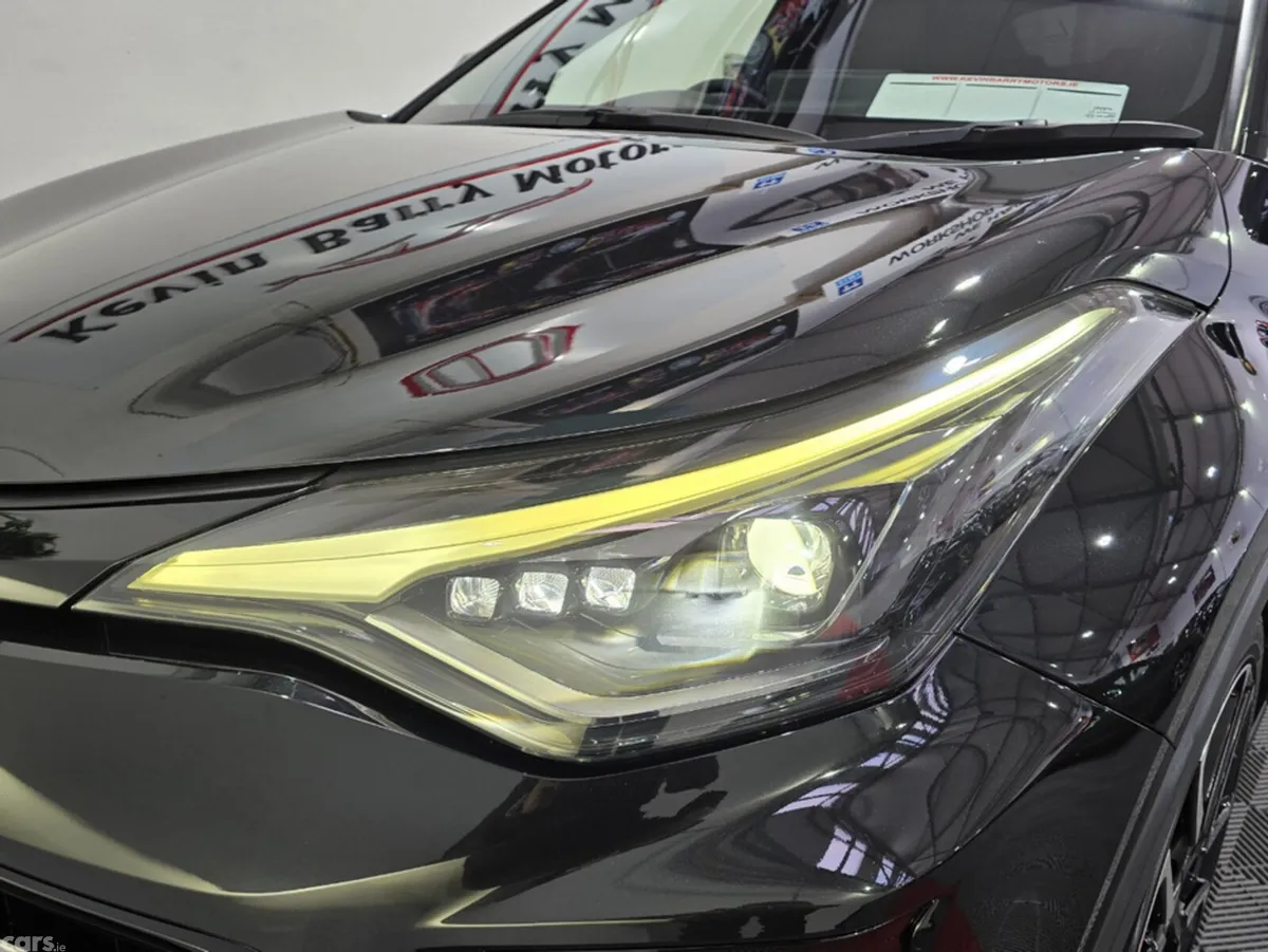 Toyota C-HR SUV, Petrol Hybrid, 2021, Black