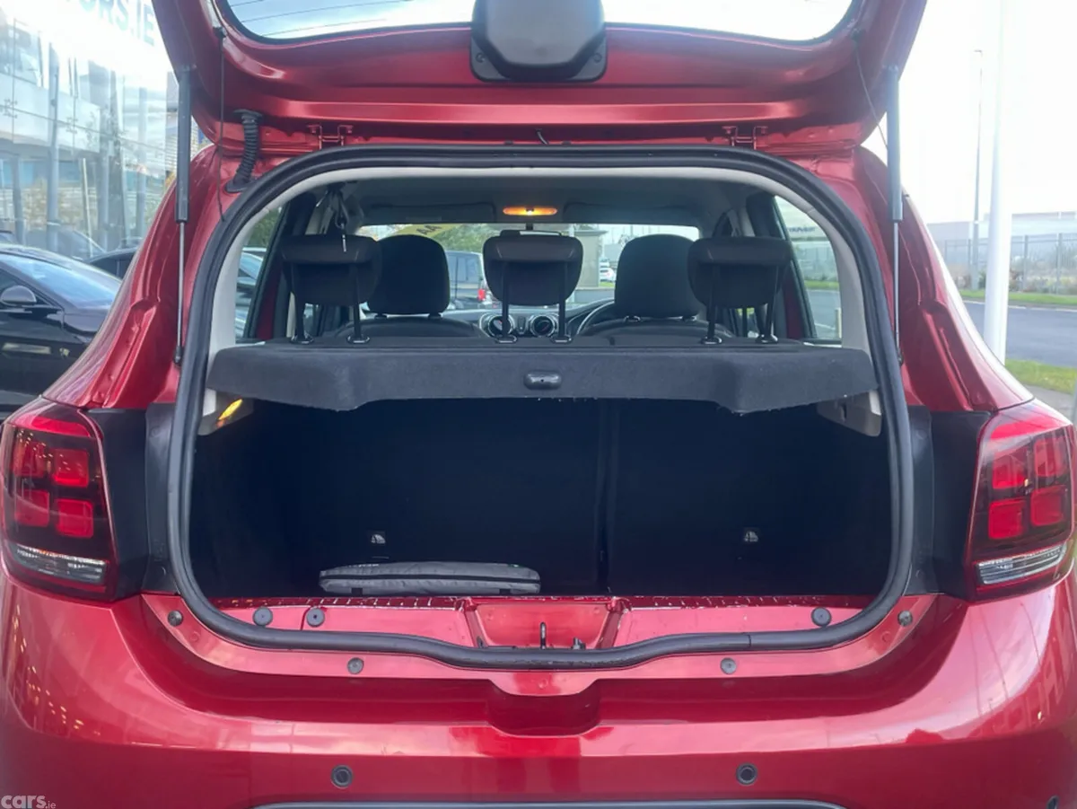 Dacia Sandero Hatchback, Petrol, 2020, Red