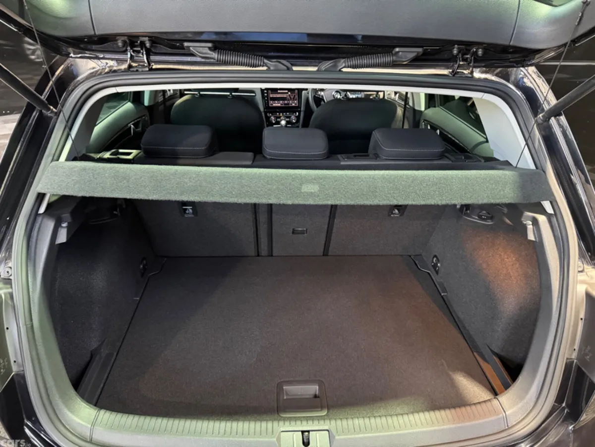 Volkswagen Golf Hatchback, Petrol, 2017, Black
