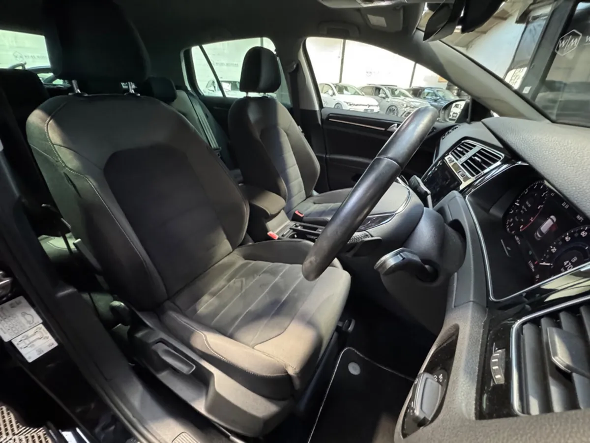 Volkswagen Golf Hatchback, Petrol, 2017, Black