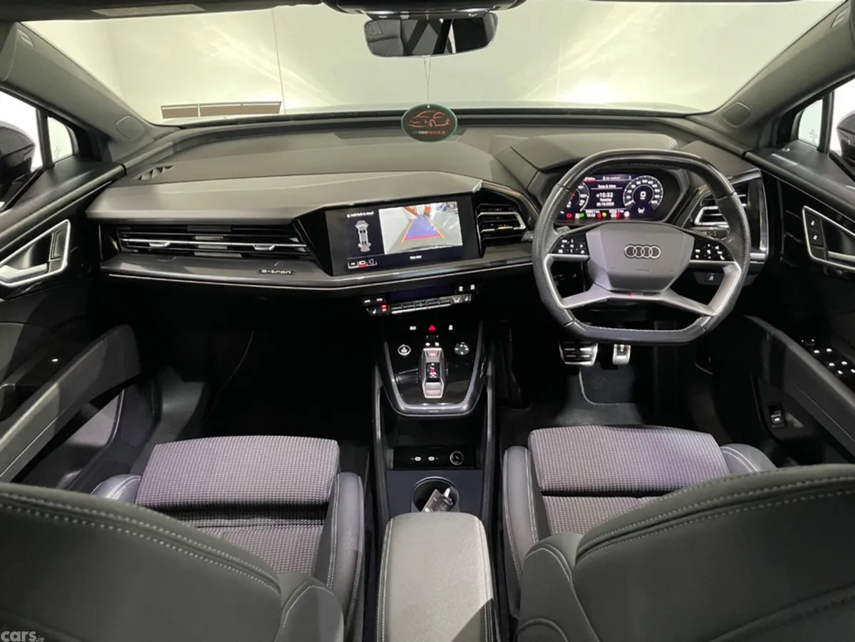 Audi Q4 e-tron Hatchback, Electric, 2023, Purple