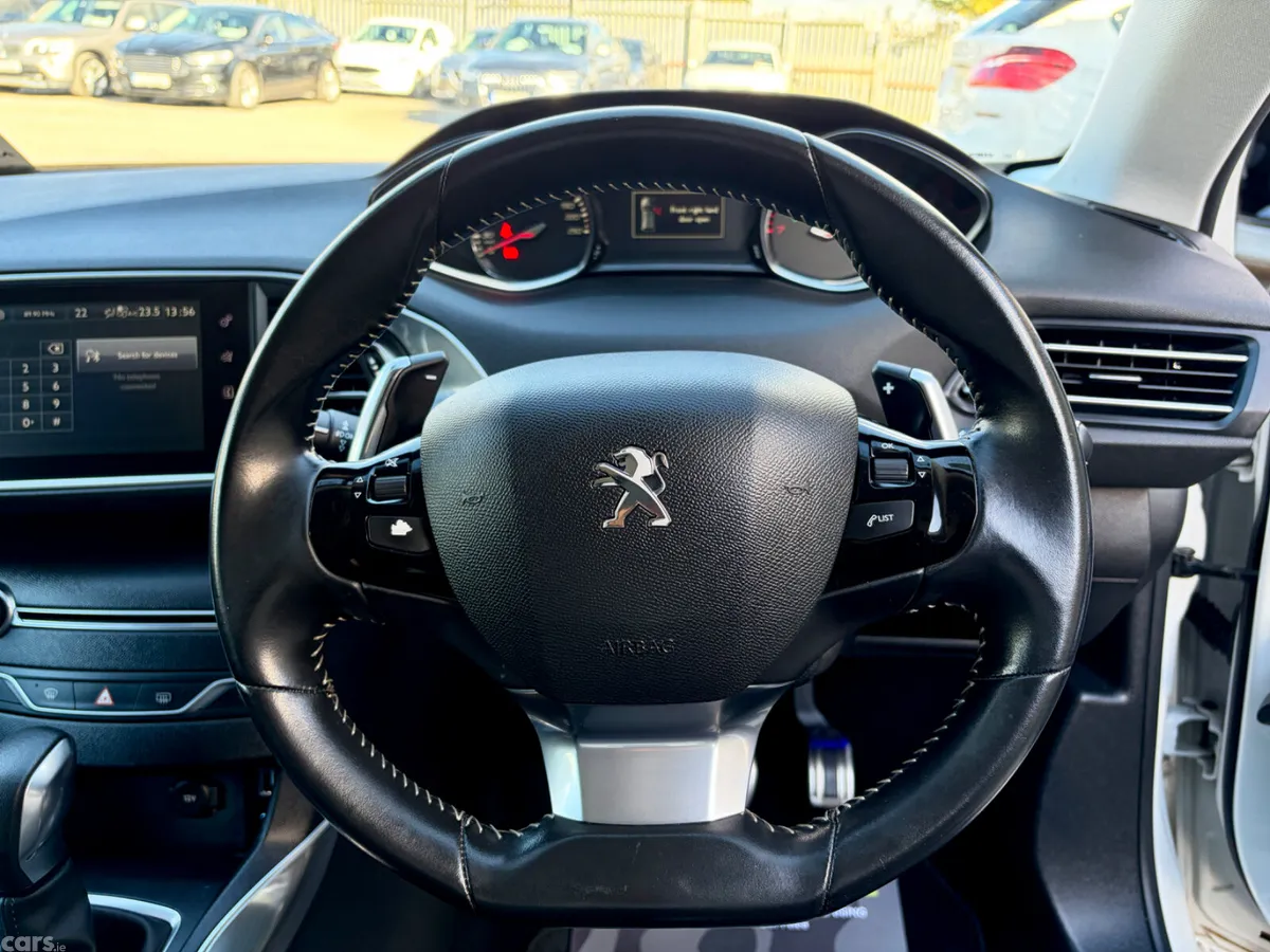 Peugeot 308 Hatchback, Petrol, 2017, White