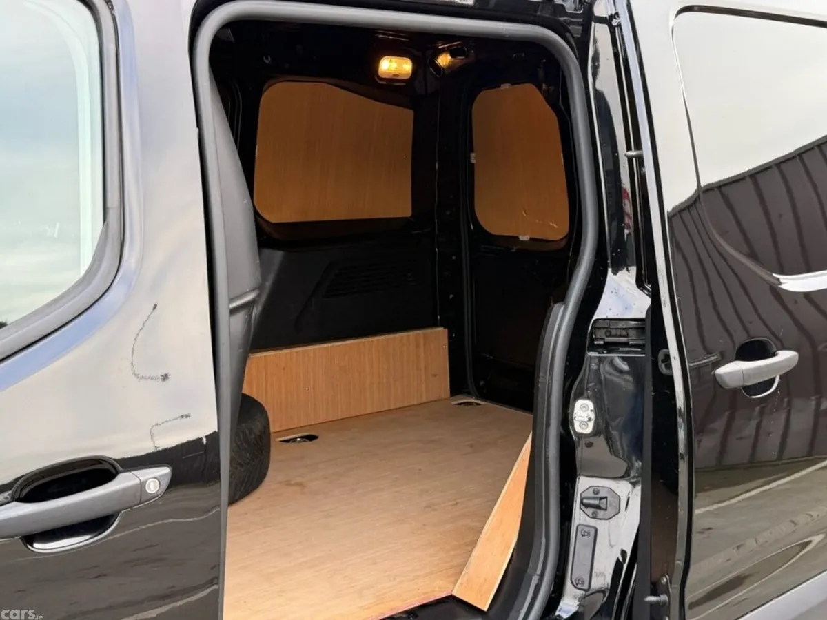 Citroen Berlingo MPV, Diesel, 2023, Black