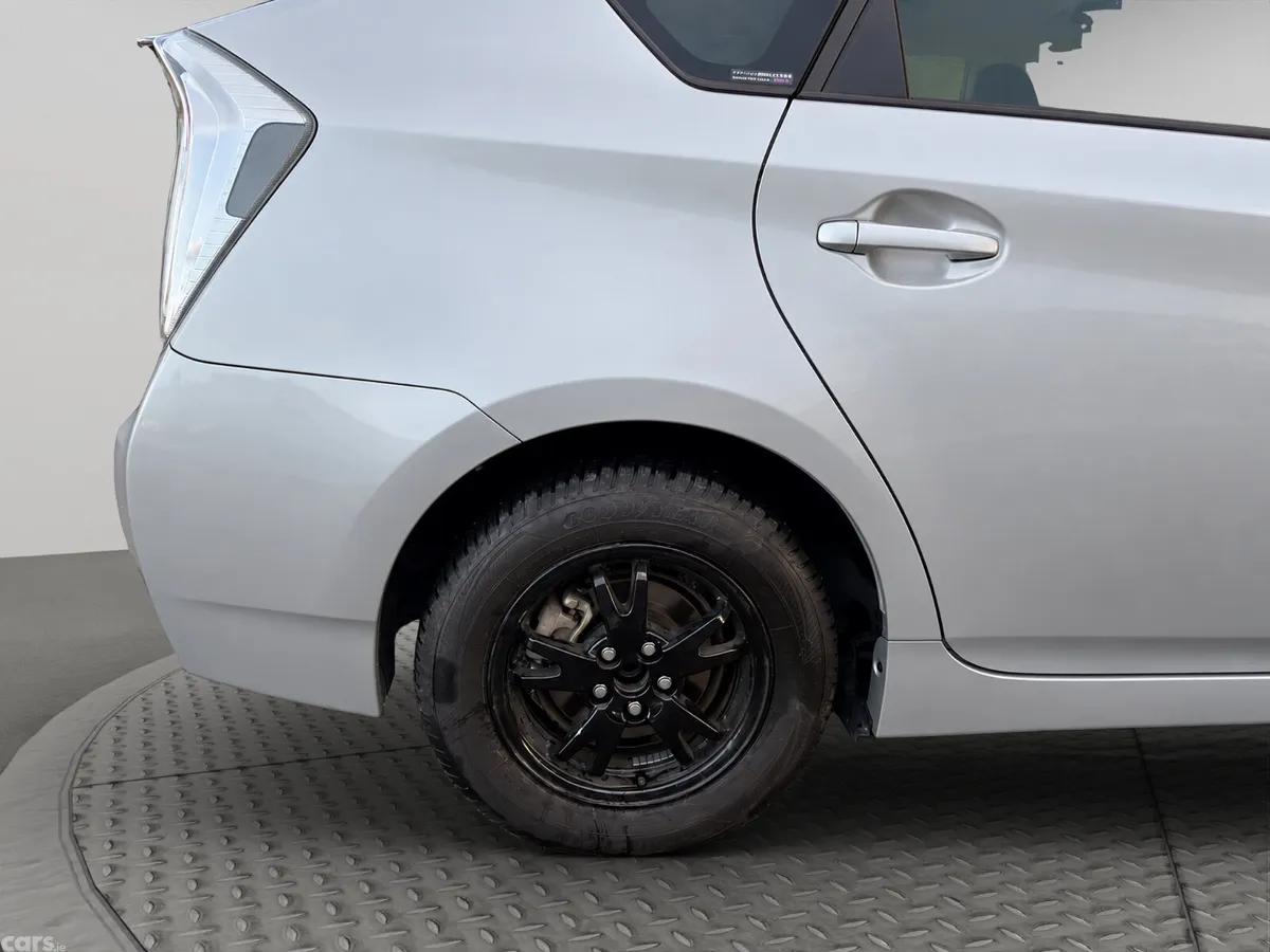 Toyota Prius Hatchback, Petrol Hybrid, 2012, Silver