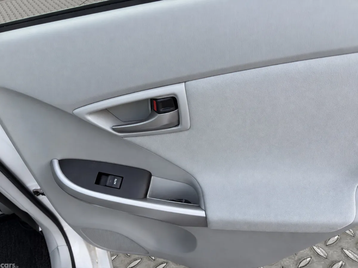 Toyota Prius Hatchback, Petrol Hybrid, 2013, White
