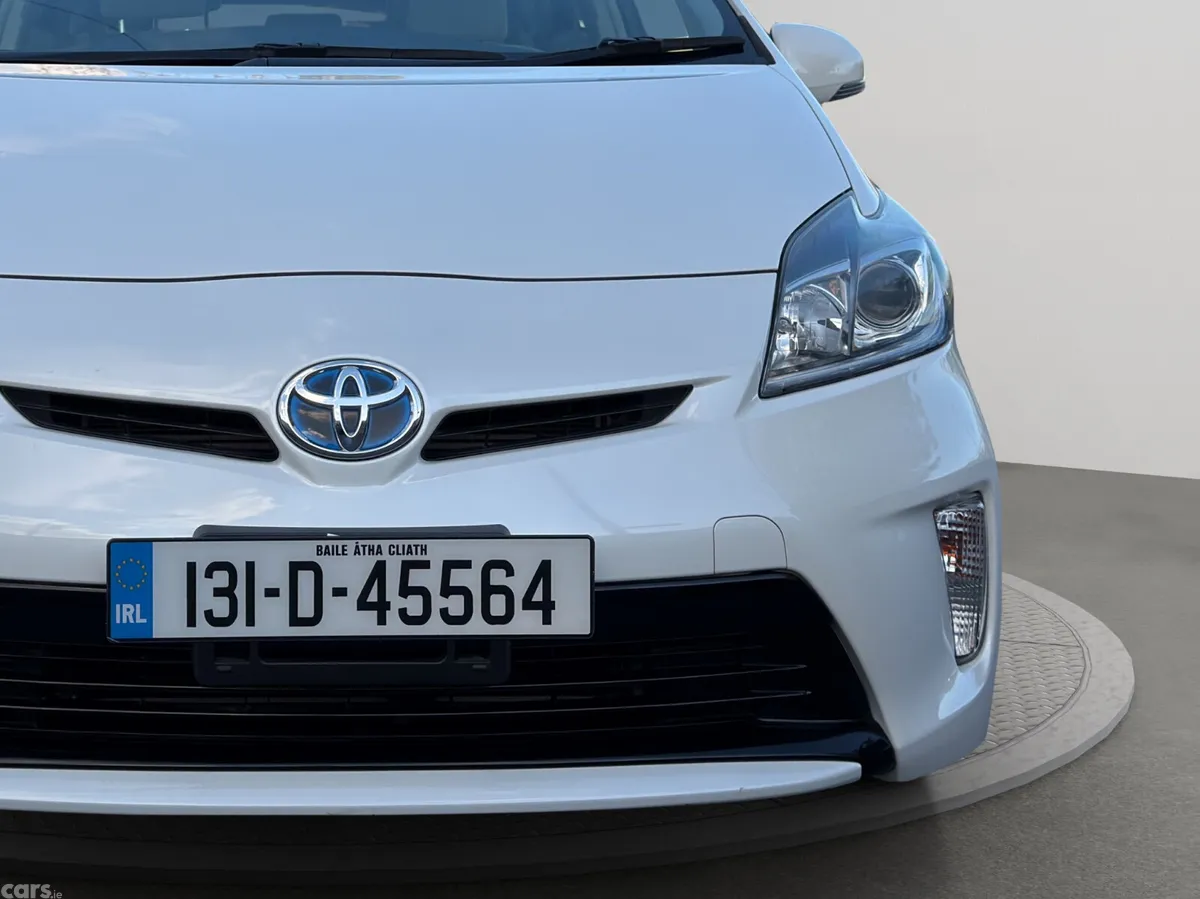 Toyota Prius Hatchback, Petrol Hybrid, 2013, White