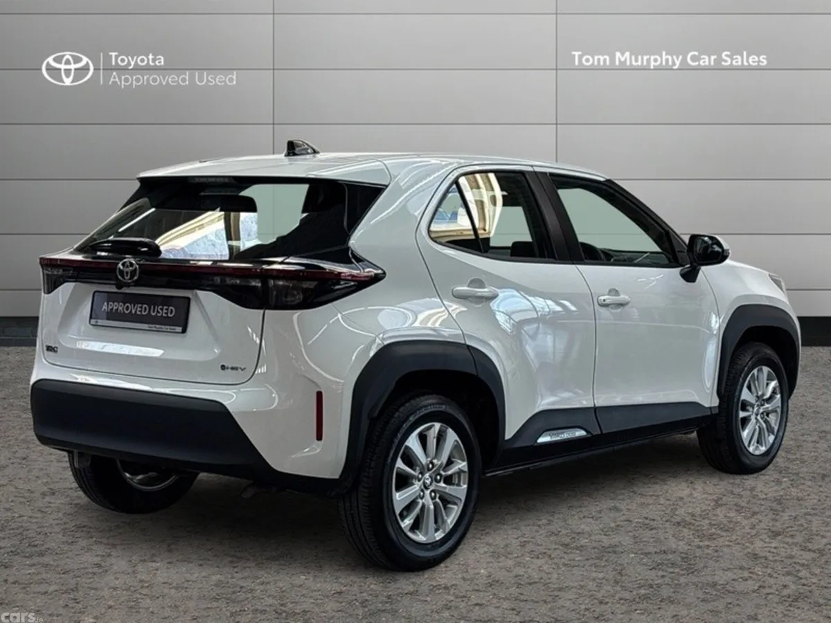 Toyota Yaris Cross Hatchback, Petrol Hybrid, 2026, White