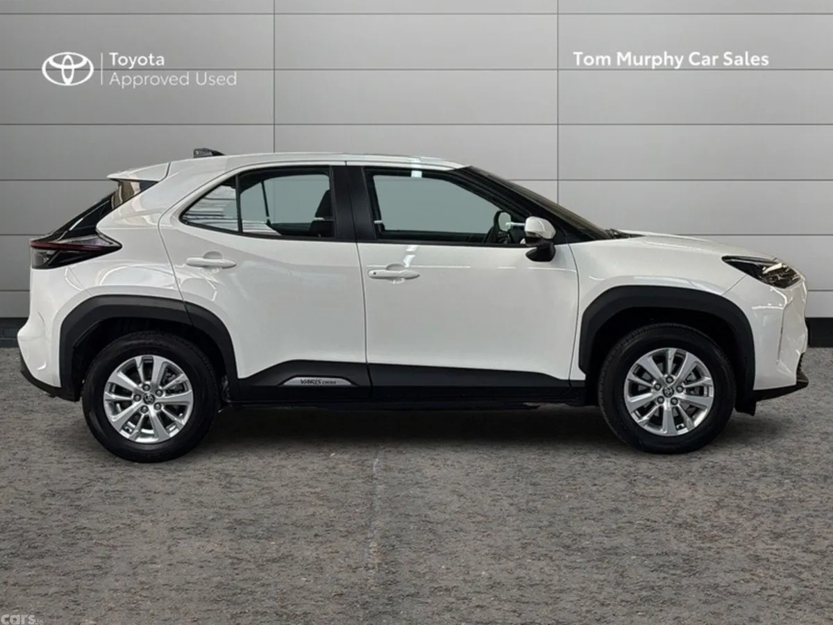 Toyota Yaris Cross Hatchback, Petrol Hybrid, 2026, White