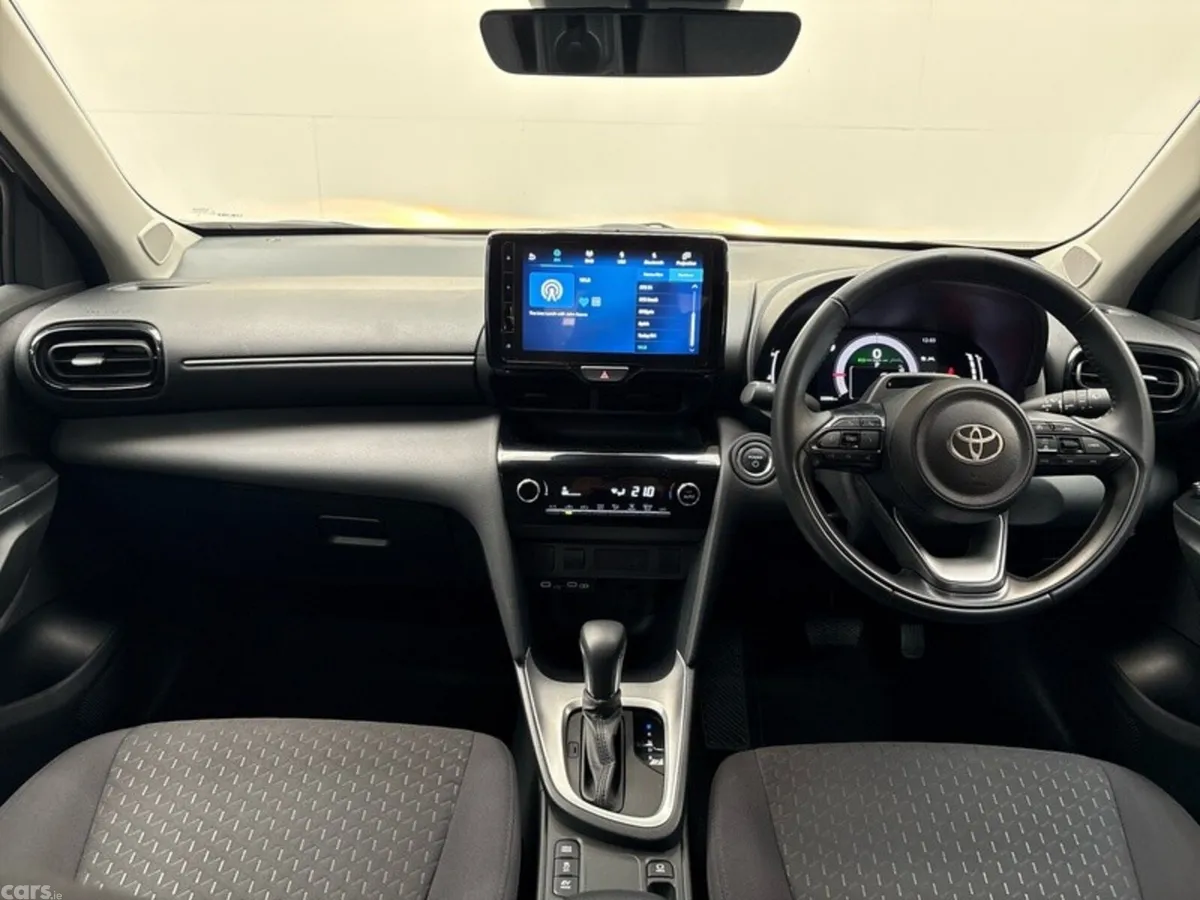 Toyota Yaris Cross Hatchback, Petrol Hybrid, 2026, White
