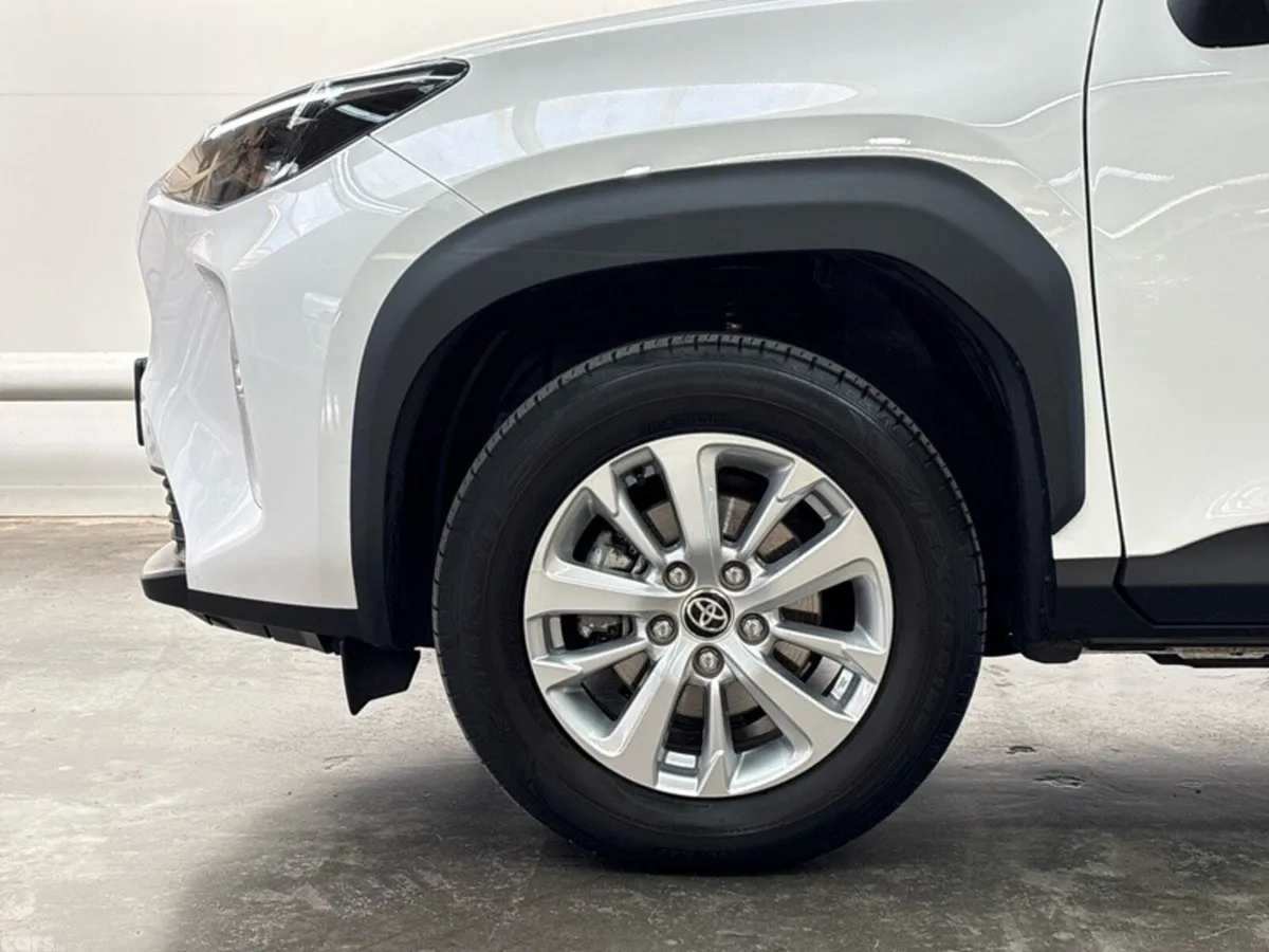Toyota Yaris Cross Hatchback, Petrol Hybrid, 2026, White