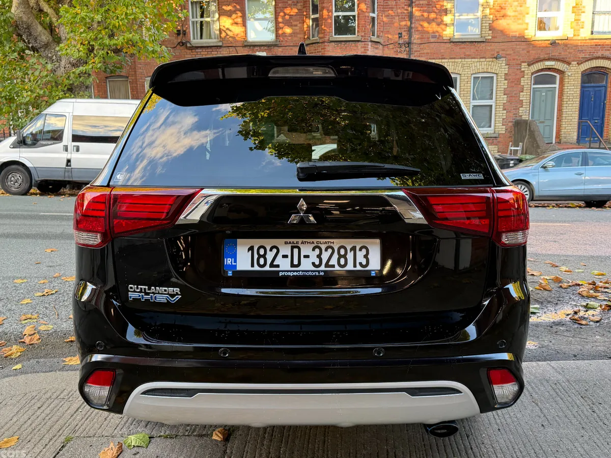 Mitsubishi Outlander SUV, Petrol Plug-in Hybrid, 2018, Black