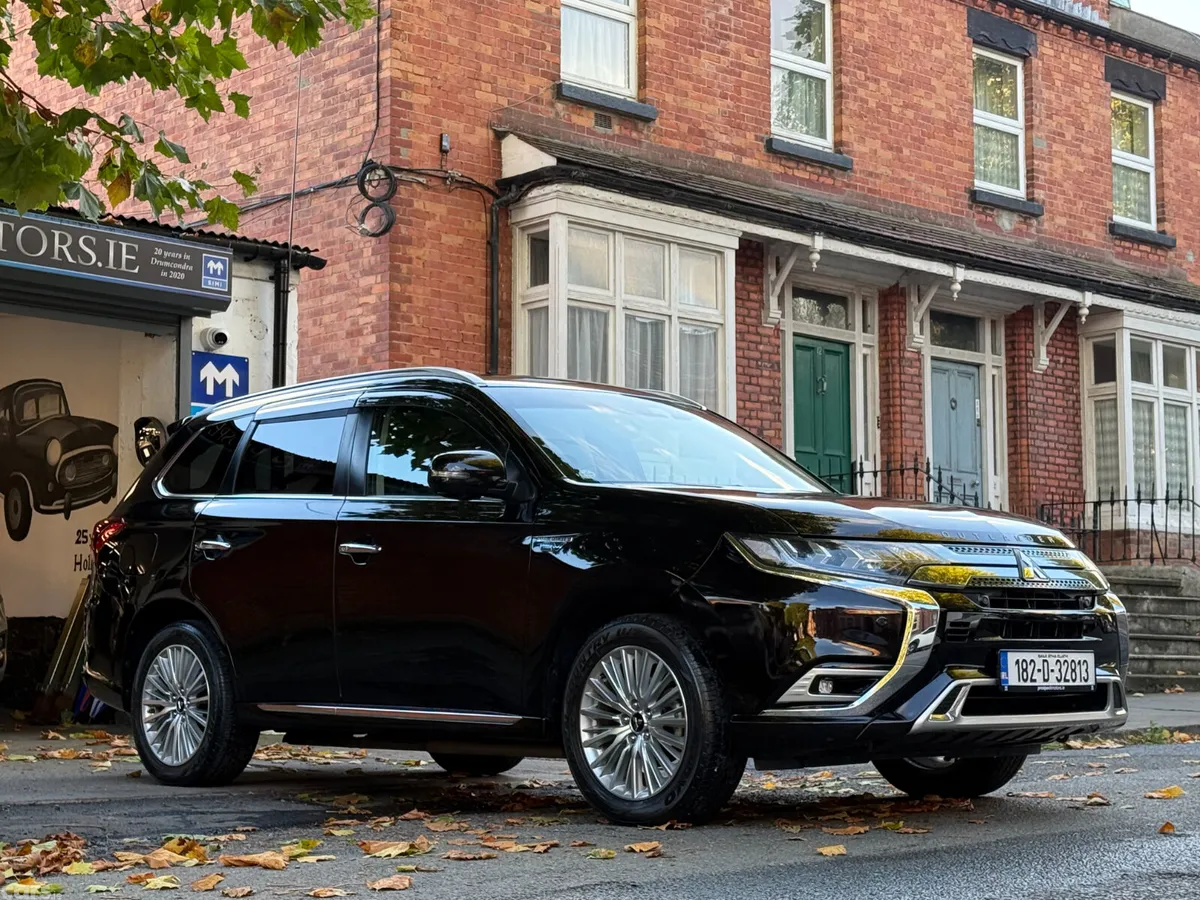 Mitsubishi Outlander SUV, Petrol Plug-in Hybrid, 2018, Black