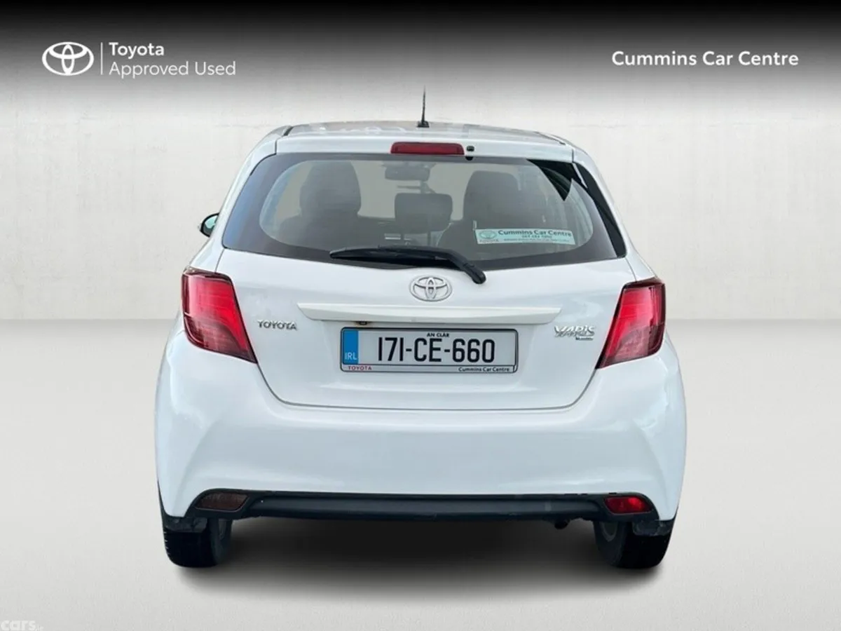 Toyota Yaris Hatchback, Petrol, 2017, White