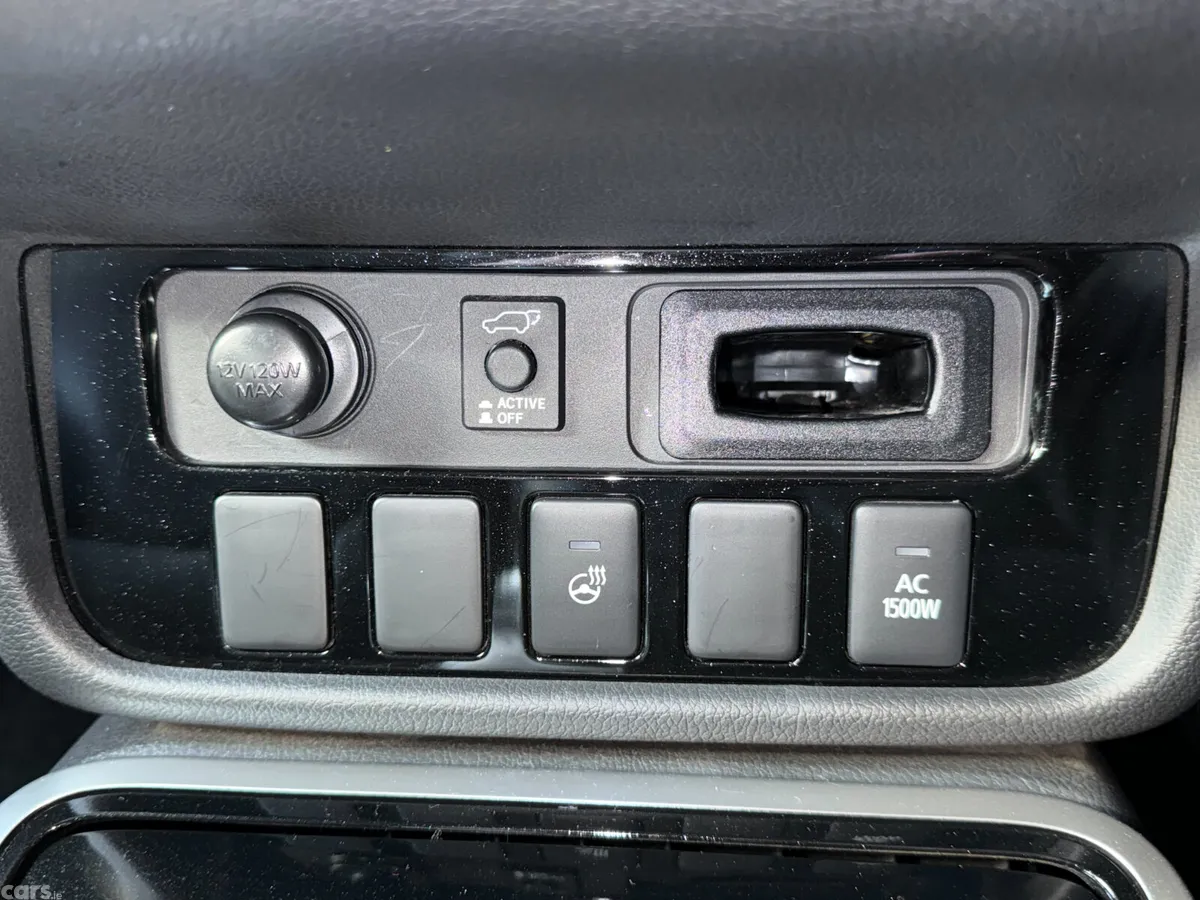 Mitsubishi Outlander SUV, Petrol Plug-in Hybrid, 2018, Black