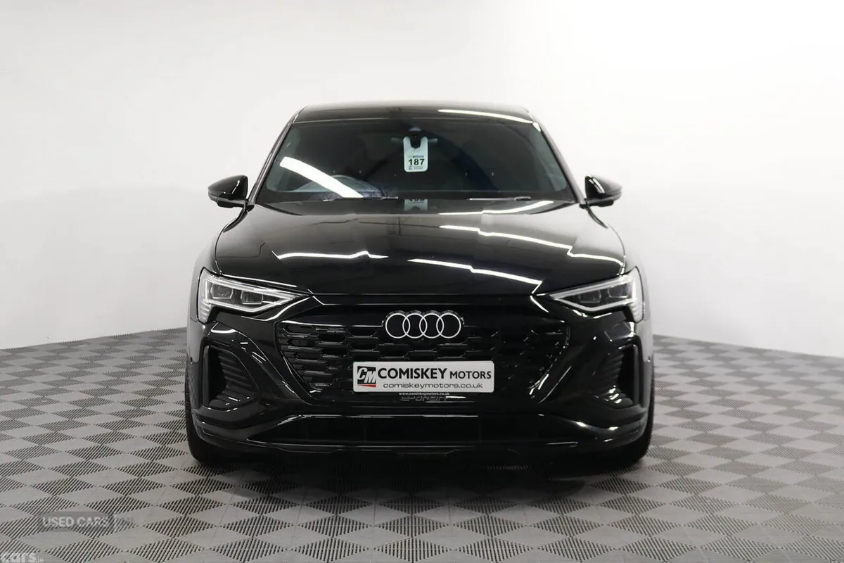 Audi Q8 SUV, Electric, 2023, Black