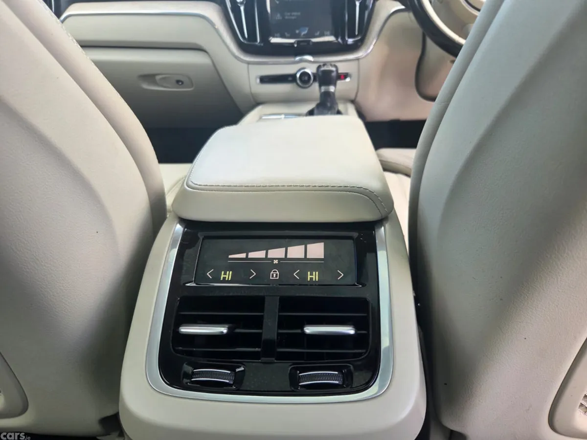 Volvo XC60 Estate, Diesel, 2020, Grey